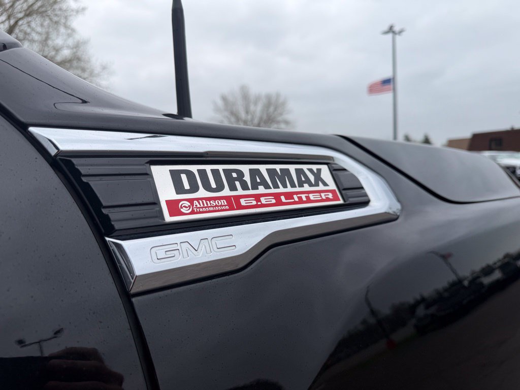 Used 2022 GMC Sierra 2500 Denali w/ Denali Black Diamond Edition AWD/4WD image 16