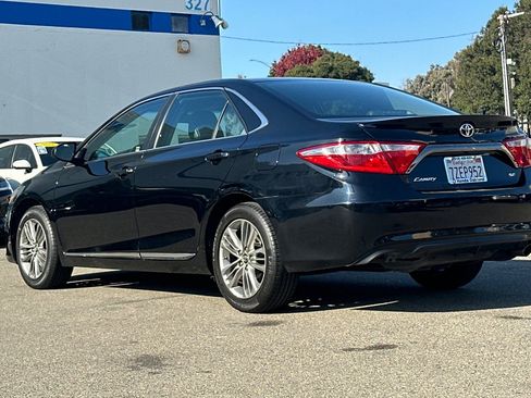 Used 2017 Toyota Camry SE image 6