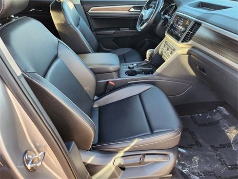 Used 2021 Volkswagen Atlas SE image 12