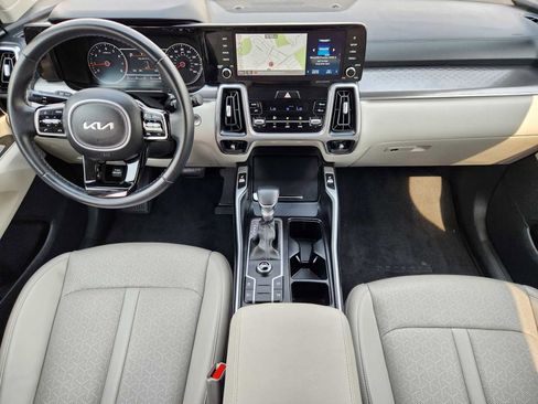 Used 2023 Kia Sorento S w/ Panoramic Sunroof Package image 12