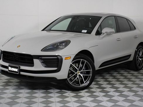 Certified 2026 Porsche Macan image 35