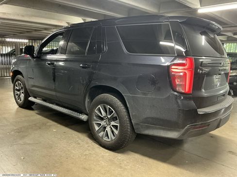 Used 2023 Chevrolet Tahoe Z71 w/ Luxury Package AWD/4WD image 4