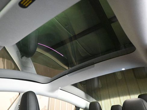 Used 2025 Tesla Model 3 Long Range RWD image 17