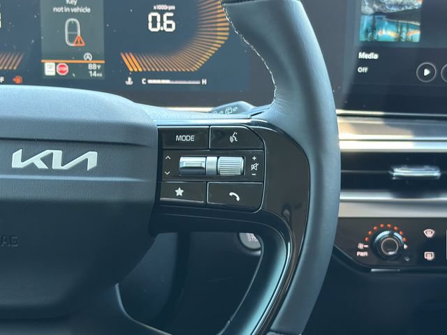 New 2026 Kia Sorento LX FWD image 21