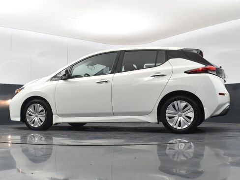 Used 2024 Nissan Leaf S image 39