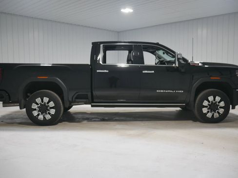 Used 2024 GMC Sierra 2500 Denali w/ Denali Reserve Package image 4