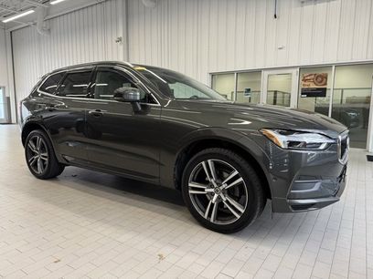 Used 2018 Volvo XC60 T5 Momentum w/ Vision Package
