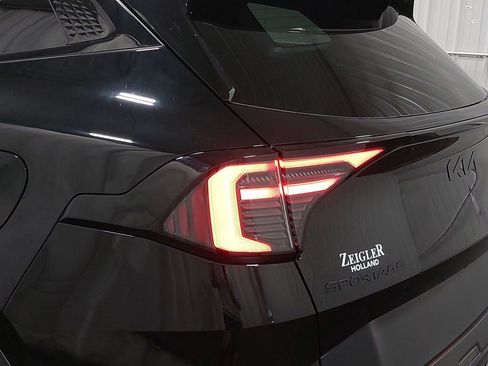 New 2026 Kia Sportage X-Line w/ X-Line Technology Package image 37