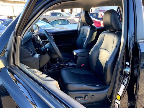 Used 2021 Toyota 4Runner TRD Off-Road AWD/4WD image 8