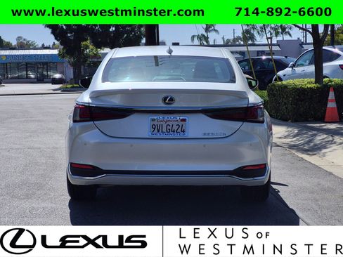 Used 2025 Lexus ES 300h w/ Premium Package FWD image 9