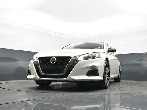 Used 2019 Nissan Altima 2.5 SR w/ SR Premium Package FWD image 26