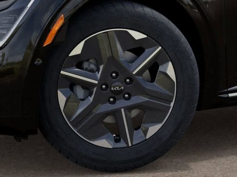 New 2025 Kia EV6 Light w/ Light LR Technology Package image 9