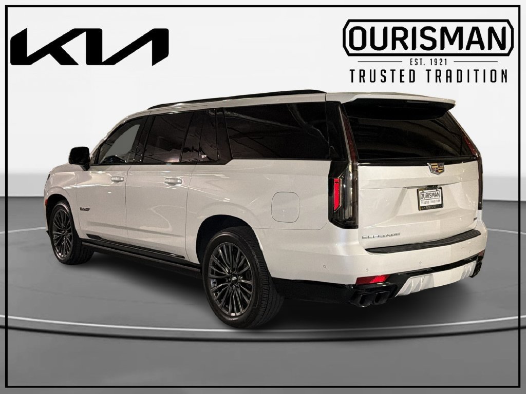 Used 2024 Cadillac Escalade ESV V AWD/4WD image 3