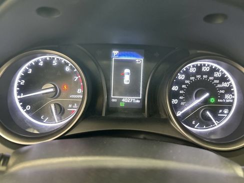 Used 2023 Toyota Camry SE FWD image 13