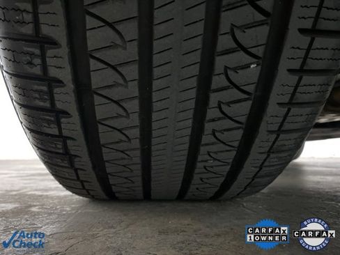 Used 2022 Porsche Cayenne w/ Premium Package image 96