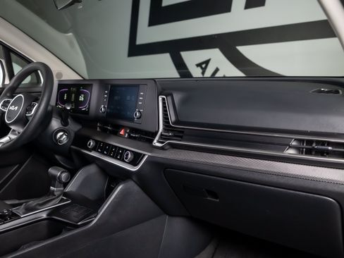 Used 2025 Kia Sportage LX FWD image 22