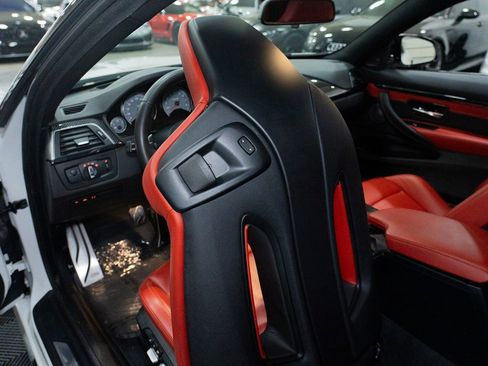 Used 2018 BMW M4 Coupe RWD image 29