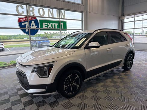 New 2026 Kia Niro LX FWD image 3