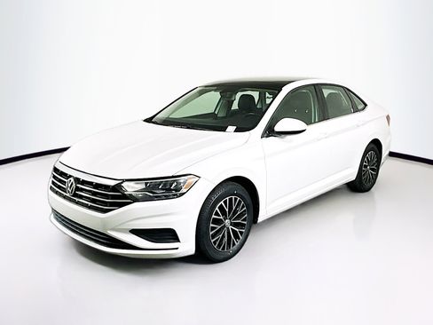 Used 2019 Volkswagen Jetta SE image 3