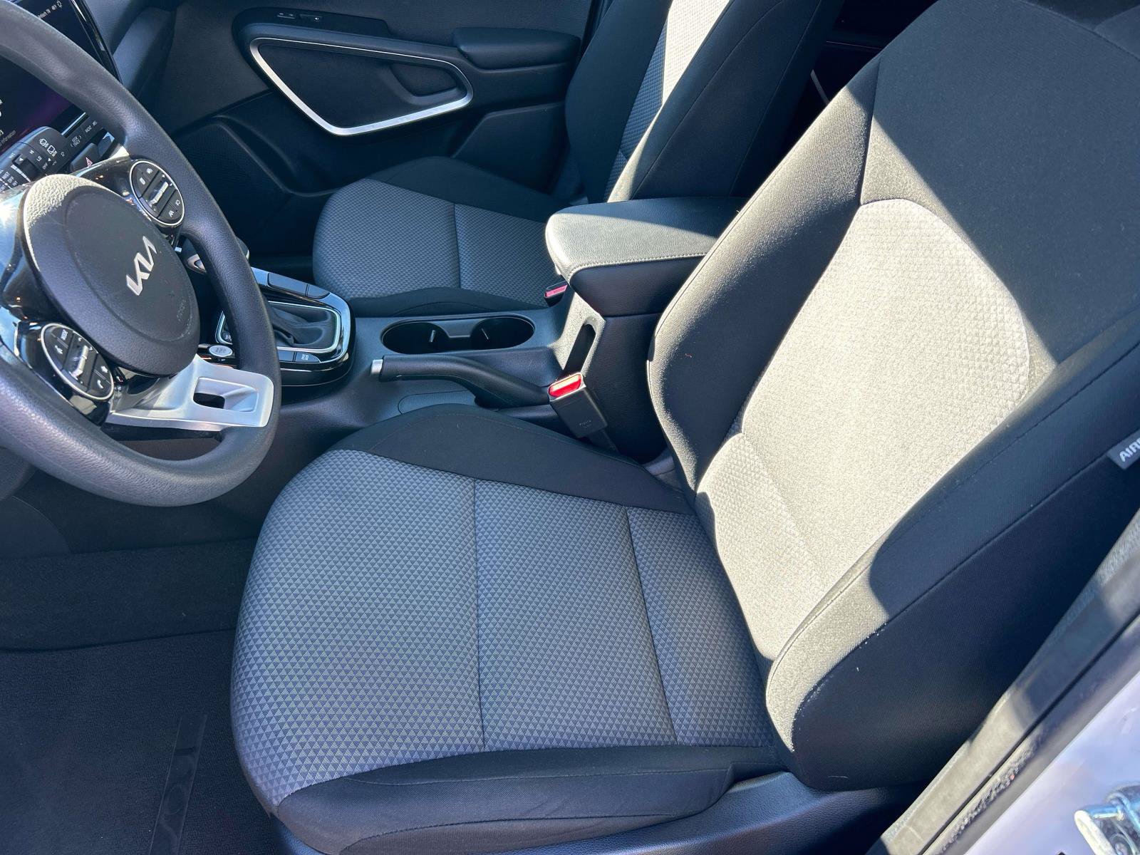 Used 2023 Kia Soul S FWD image 25