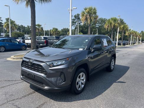 Used 2022 Toyota RAV4 LE FWD image 5