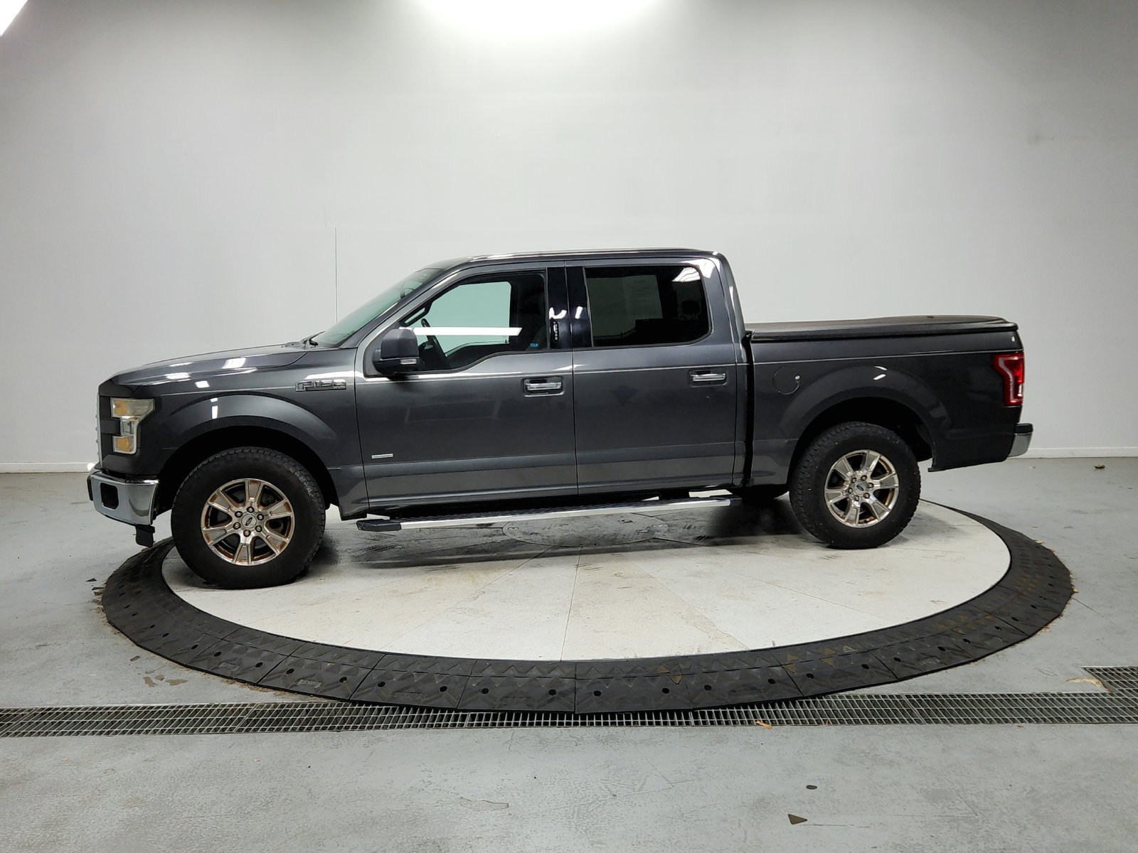 Used 2016 Ford F150 XLT w/ Equipment Group 301A Mid RWD image 5