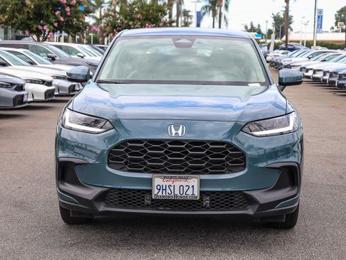 Certified 2024 Honda HR-V LX image 2