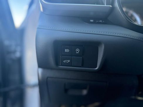 Used 2024 Toyota Highlander LE image 14