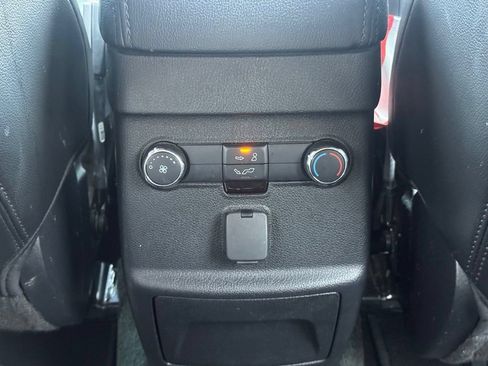 Used 2016 Ford Explorer XLT w/ Equipment Group 202A AWD/4WD image 32