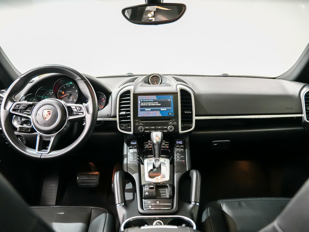 Used 2018 Porsche Cayenne AWD/4WD image 19