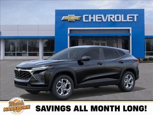 New 2026 Chevrolet Trax LS image 2