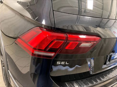 Used 2023 Volkswagen Tiguan SEL R-Line image 34