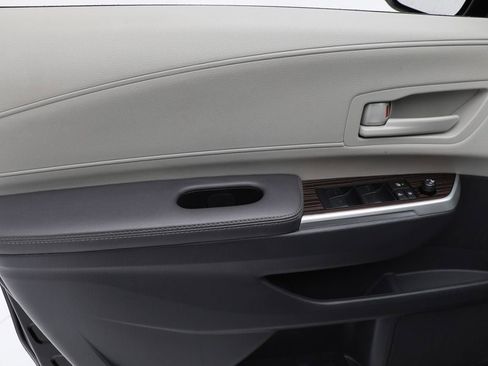 Used 2024 Toyota Sienna LE image 15