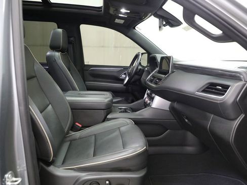 Used 2022 GMC Yukon SLT w/ SLT Premium Package AWD/4WD image 13