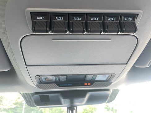 Used 2024 Ford F550 4x4 Regular Cab Super Duty image 15