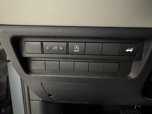 New 2026 Mitsubishi Outlander SE image 10