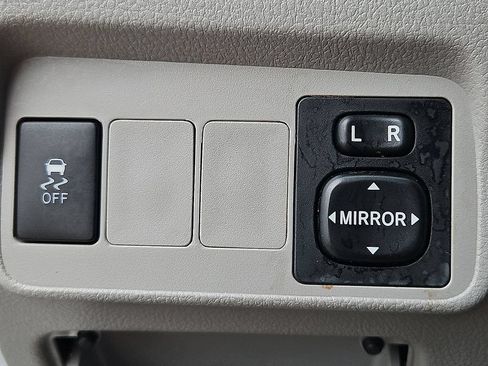 Used 2013 Toyota Corolla LE FWD image 22