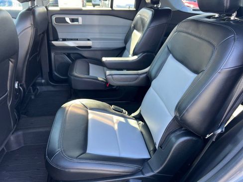 Certified 2022 Ford Explorer XLT w/ Equipment Group 202A image 20
