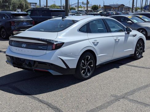 Used 2024 Hyundai Sonata SEL FWD image 2
