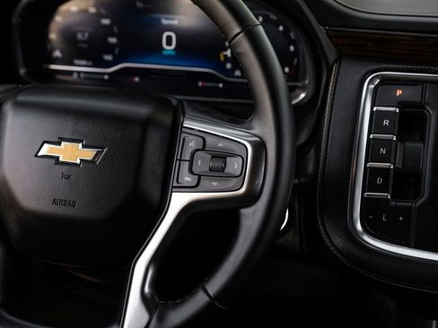 Used 2023 Chevrolet Suburban Premier image 14