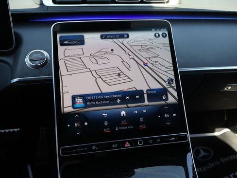 Used 2022 Mercedes-Benz S 500 4MATIC w/ AMG Line Package image 22