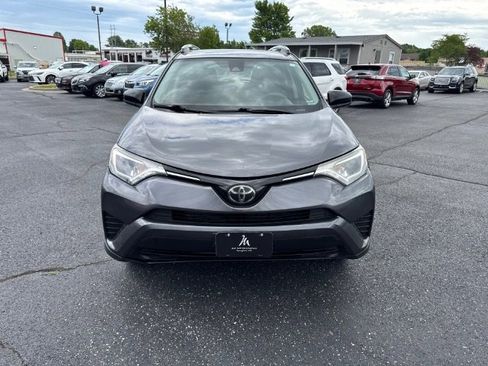 Used 2017 Toyota RAV4 LE AWD/4WD image 9