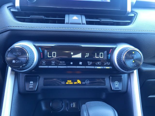Used 2025 Toyota RAV4 XLE AWD/4WD image 18