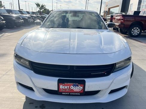 Used 2019 Dodge Charger SXT image 2
