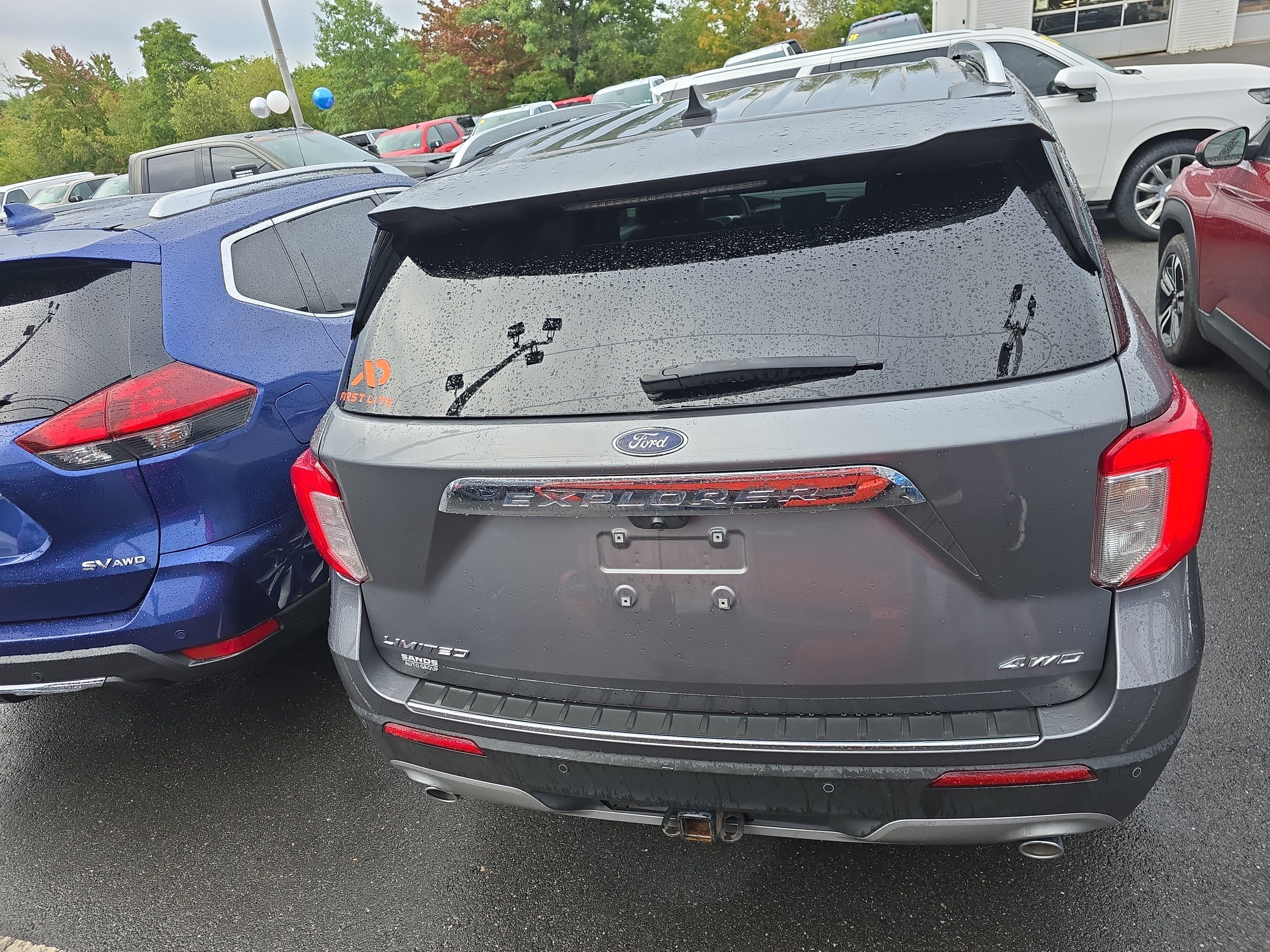 Used 2021 Ford Explorer Limited w/ Equipment Group 301A AWD/4WD image 3