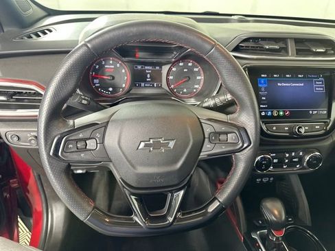 Used 2021 Chevrolet TrailBlazer RS w/ Sun and Liftgate Package image 14