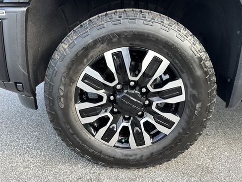 Used 2025 GMC Sierra 2500 Denali Ultimate AWD/4WD image 13
