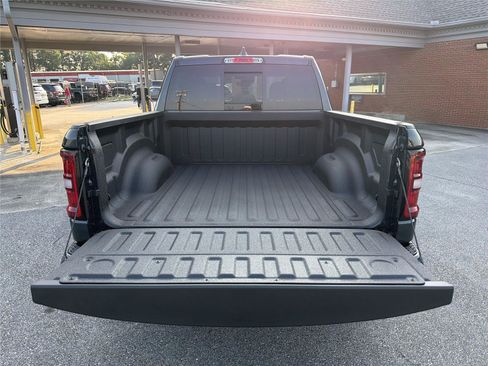 New 2026 RAM 1500 Express AWD/4WD image 16