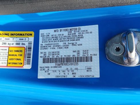 Used 2025 Ford Mustang Coupe RWD image 27