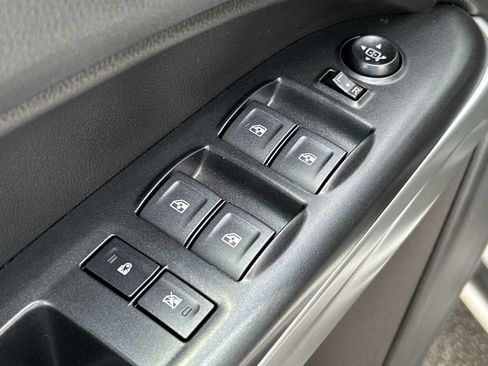 Used 2022 Chevrolet Colorado LT w/ LT Convenience Package RWD image 12